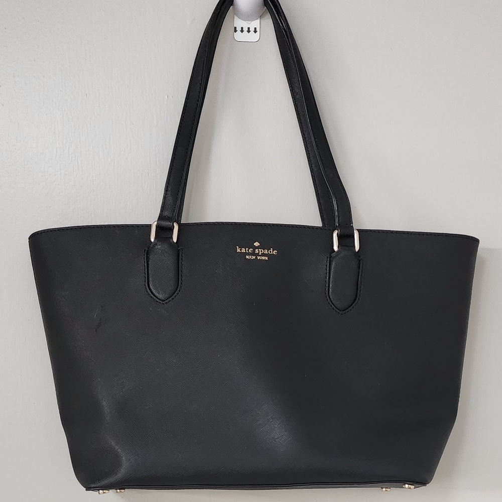 Kate Spade Laurel Way 
Medium Dally Black Leather Zip